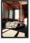 Een Witte Porsche 356 Cabriolet Schilderij van CollageDepot staat binnen geparkeerd tegen een achtergrond van grote houten vaten. Het zonlicht valt door de hoge ramen naar binnen en werpt schaduwen op de vloer. De auto, die doet denken aan een vintage Porsche-schilderij, is gecentreerd in het frame met een duidelijk vooraanzicht.,Zwart-Zonder,Lichtbruin-Zonder,showOne,Zonder