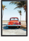 Een vintage gereden auto staat op een zonnige dag geparkeerd vlakbij een strand met palmbomen. De oceaan is zichtbaar op de achtergrond en de auto is van de camera af gericht. Op het kenteken van de auto staat "P 199 588." Deze scène zou een prachtige wanddecoratie kunnen zijn met het Vintage Dominican Schilderij van CollageDepot, met een magnetisch ophangsysteem voor eenvoudige weergave.,Zwart-Zonder,Lichtbruin-Zonder,showOne,Zonder