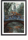 Een ingelijst **Tijgers op een porseleinen brug Schilderij** van **CollageDepot** toont drie tijgers bij een decoratieve porseleinen brug over een rivier in een dicht bos. Twee tijgers rusten op de brug versierd met blauwe en witte tegels, terwijl een tijger in het water eronder waadt. Vogels vliegen en op de achtergrond is een kasteelachtig bouwwerk te zien.