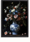 Een ingelijst Delfts Blauw Rozen en Vaas Schilderij van CollageDepot toont een boeket rozen en andere bloemen in een wit-blauwe porseleinen vaas. Het arrangement bestaat uit roze, witte en blauwe bloesems met groen blad, tegen een donkere achtergrond. Er zijn een paar bloemblaadjes op de ondergrond gevallen, waardoor het een elegante wanddecoratie is.,Zwart-Zonder,Lichtbruin-Zonder,showOne,Zonder