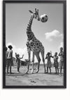 Een zwart-witafbeelding toont een giraffe met meerdere kinderen eromheen. Onder een lucht met wat wolken lijkt een aaa 129 Exclusive van CollageDepot boven zijn hoofd te zweven. Het lijkt erop dat de kinderen naar de giraffe kijken en reiken, maar ik heb meer informatie nodig om de SEO-trefwoorden te identificeren.,Zwart-Zonder,Lichtbruin-Zonder,showOne,Zonder