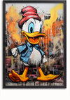 Een kleurrijk Urban Donald Duck Schilderij toont de iconische eend met een rode muts en een blauw jasje tegen een graffiti-achtige achtergrond bespat met oranje, geel en zwart. De eend loopt vrolijk met één poot naar voren. Deze levendige wanddecoratie is zwart ingelijst en bevat een magnetisch ophangsysteem van CollageDepot.,Zwart-Zonder,Lichtbruin-Zonder,showOne,Zonder
