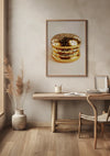Een minimalistisch interieur met een houten bureau en stoel, een pot met gedroogd pampagras en een wanddecoratie van een Gouden Burger Schilderij van CollageDepot, hangend aan een beige muur. De kamer heeft een rustig, aards kleurenpalet waarbij natuurlijk licht door een raam filtert.,Lichtbruin
